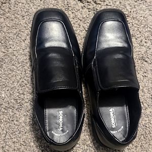 Boys size 5 dress shoe